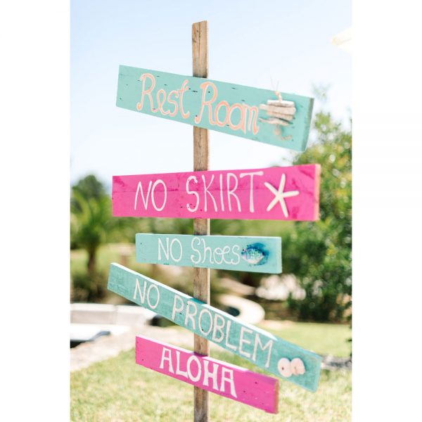 Funny-Signs-pool-party