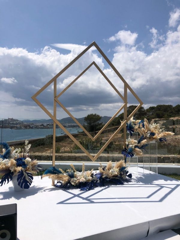 Double geometric Arch with flower decoration Double geometric Arch with flower decoration
